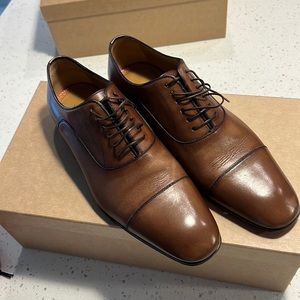 Men’s Brown Lace up dress shoes.